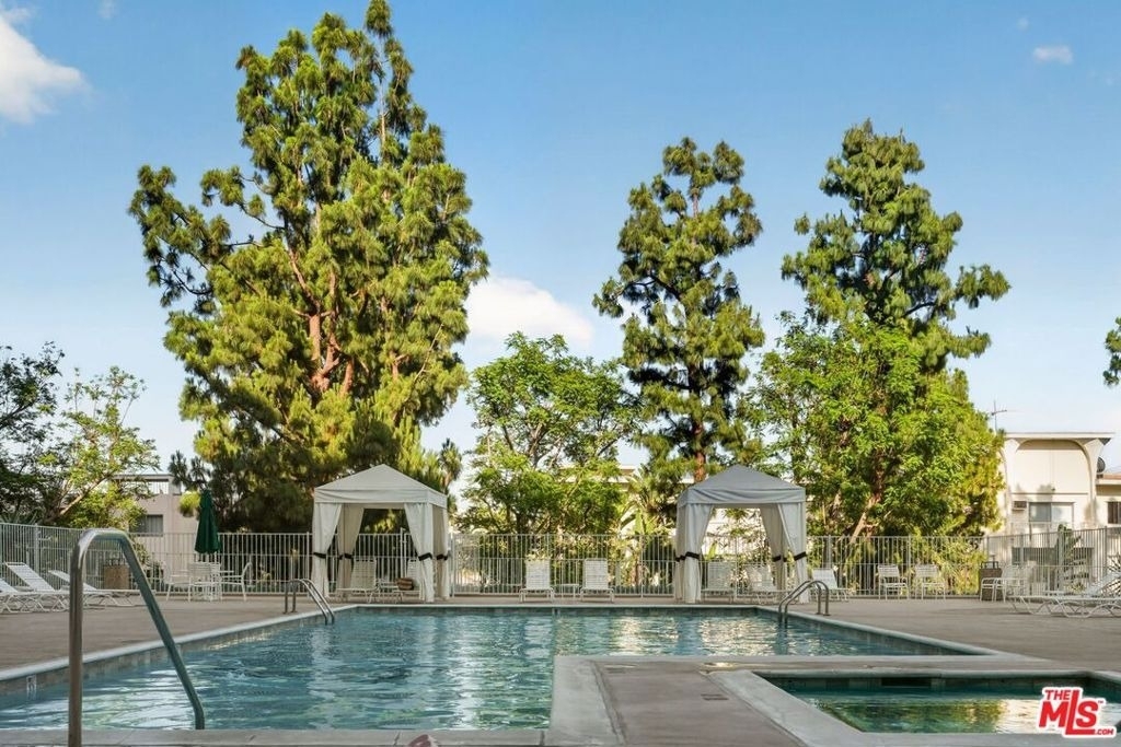 100 S Doheny Drive - Photo 24