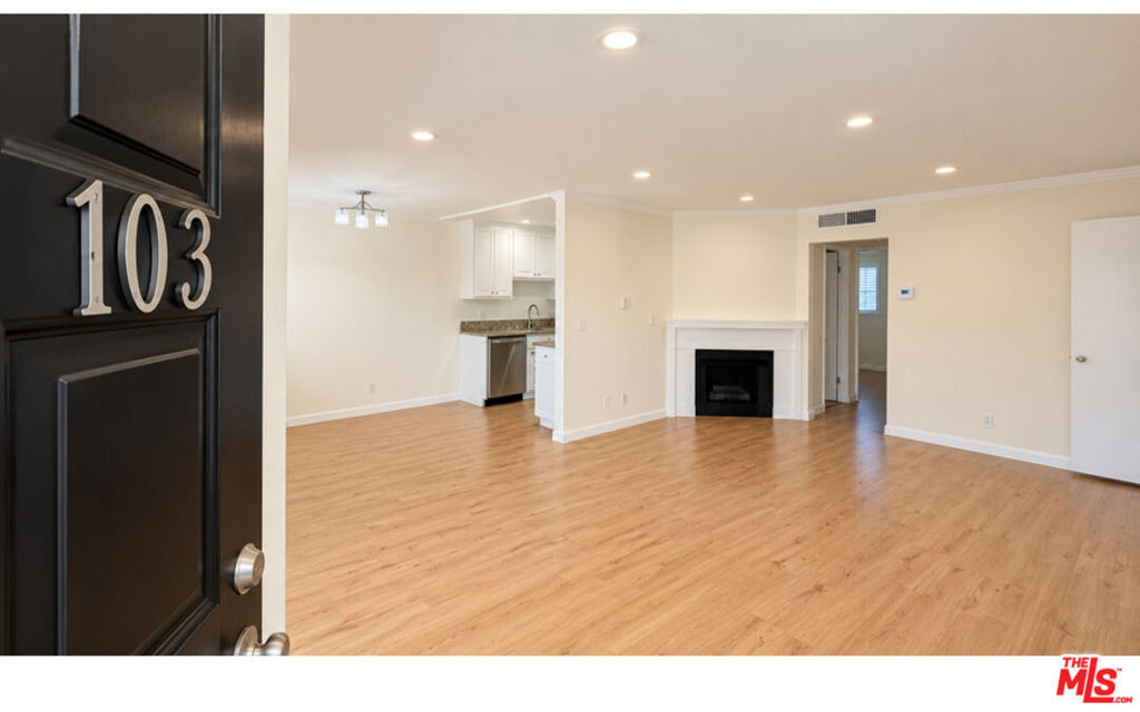 15141 Burbank Boulevard - Photo 0