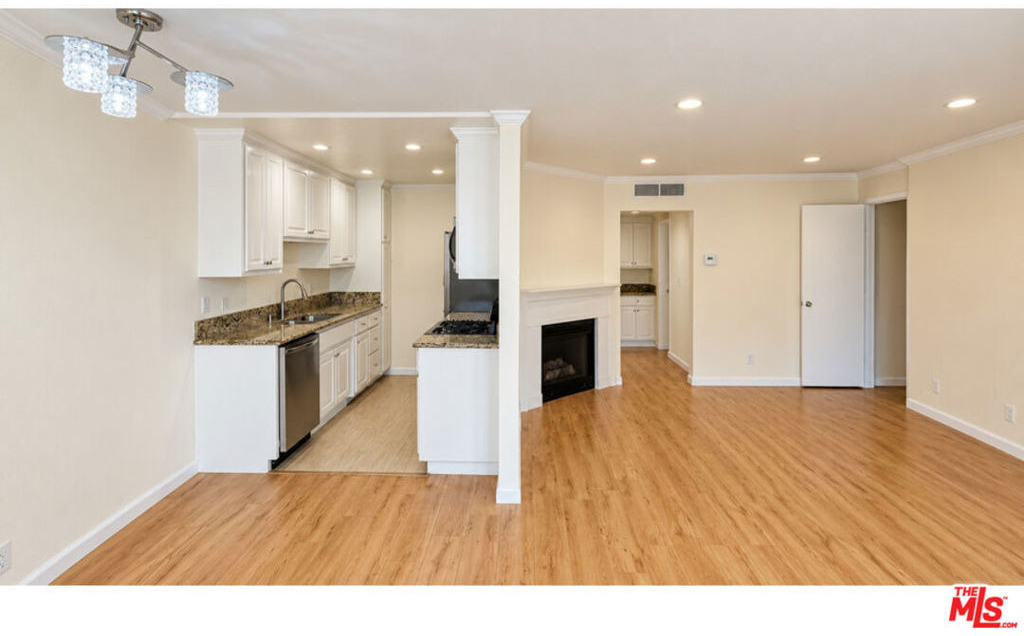 15141 Burbank Boulevard - Photo 2