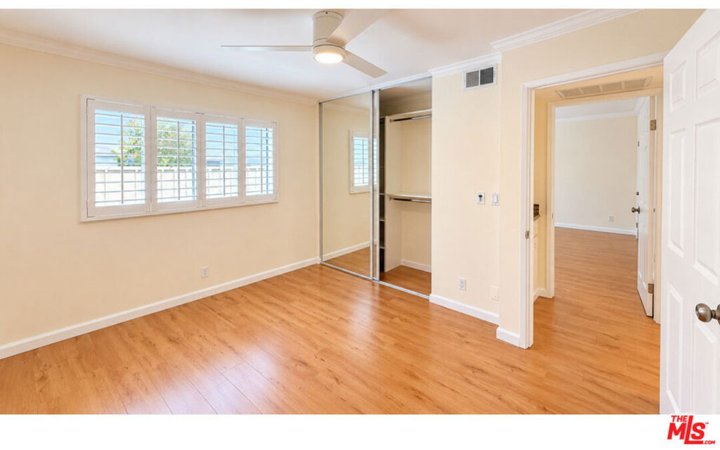 15141 Burbank Boulevard - Photo 9