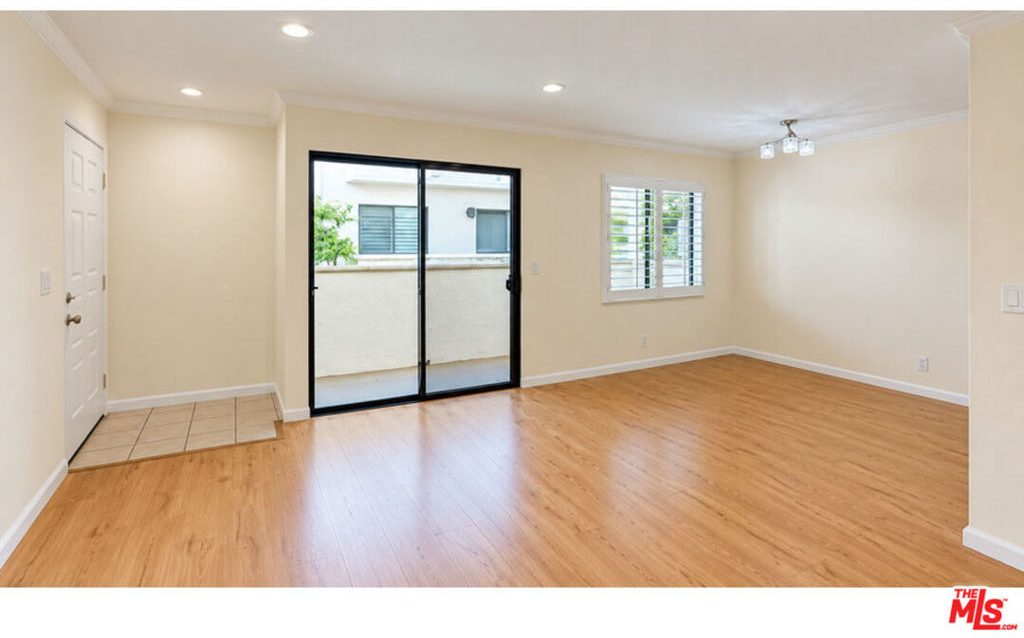 15141 Burbank Boulevard - Photo 6