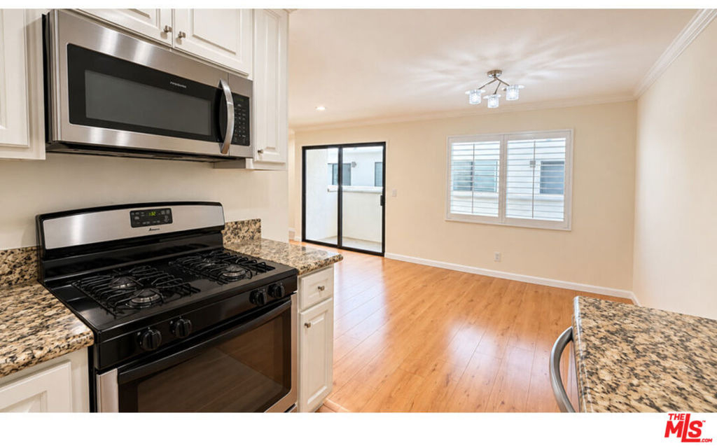 15141 Burbank Boulevard - Photo 3