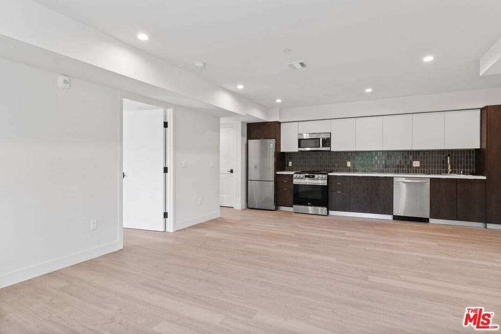 132 Rosemont Avenue - Photo 4