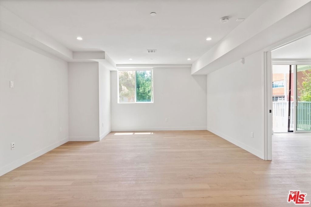 132 Rosemont Avenue - Photo 6