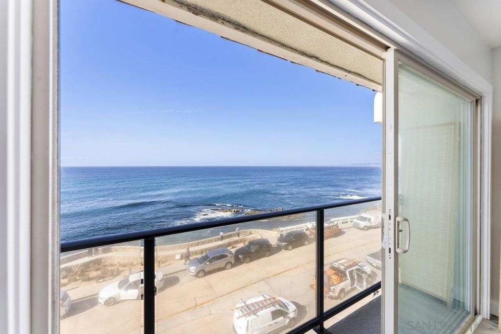 909 Coast Blvd - Photo 14