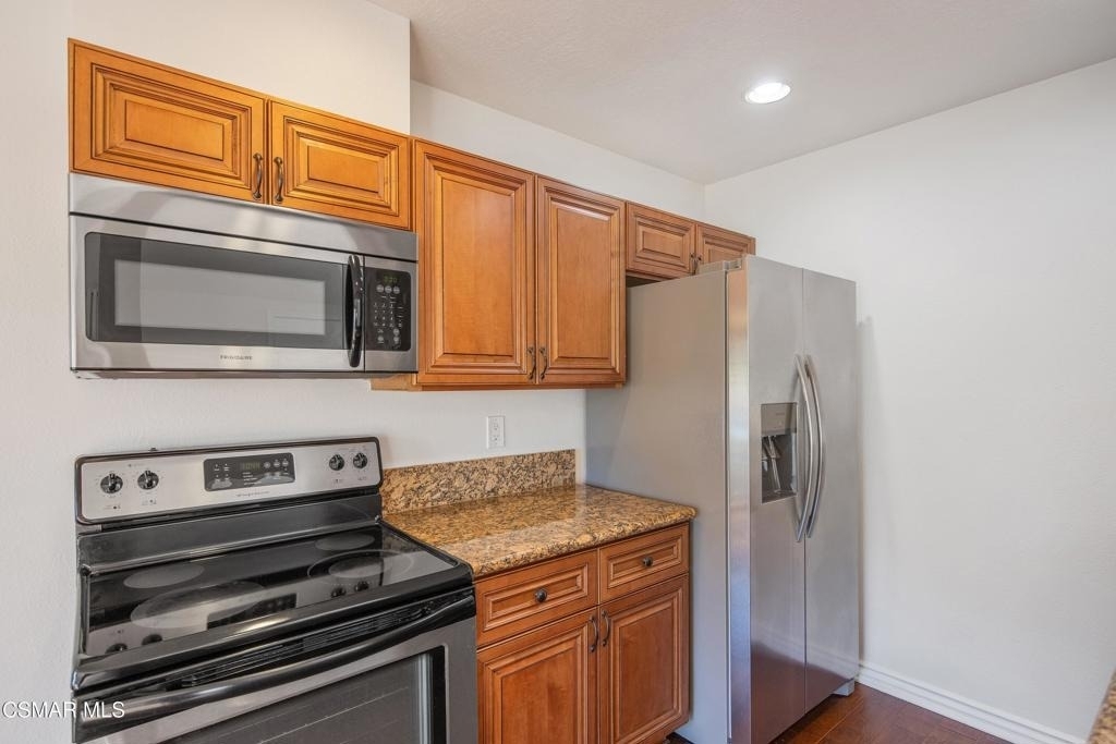 2860 Instone Court - Photo 7