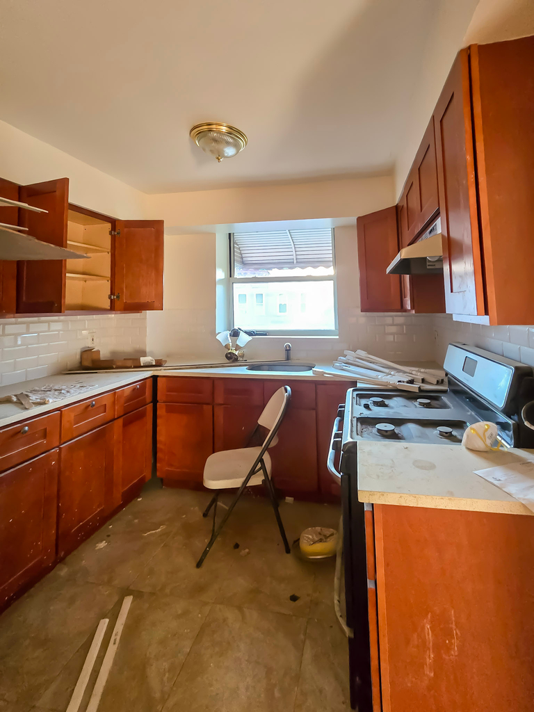 439 East 21st Street - Photo 5