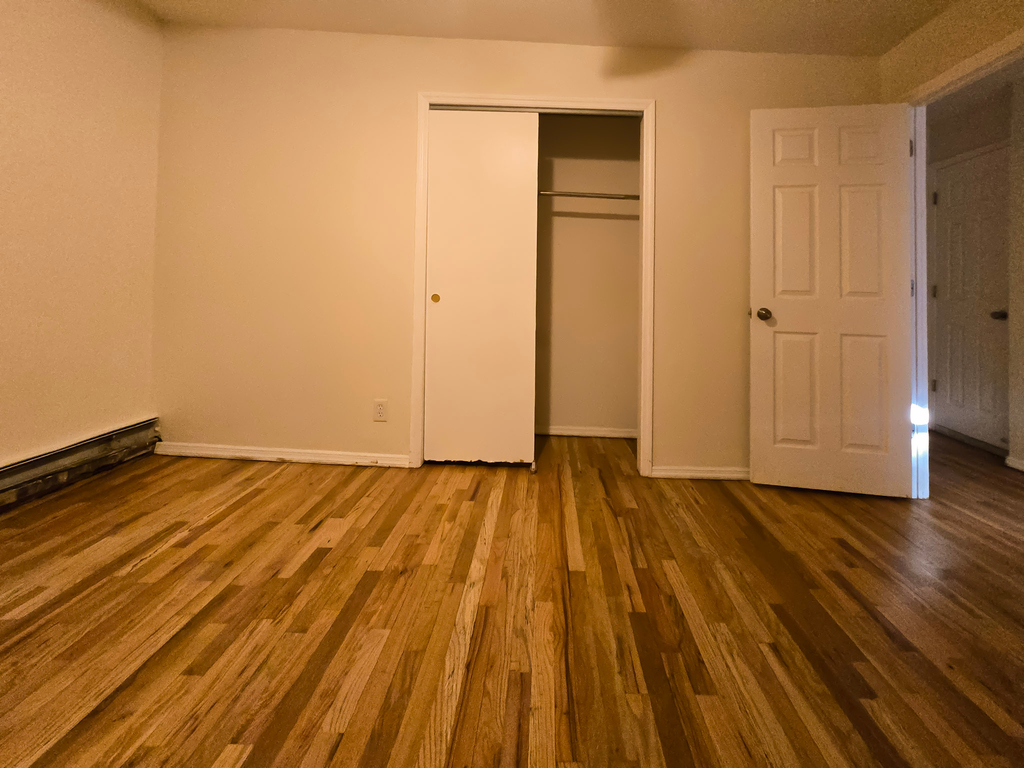 439 East 21st Street - Photo 9
