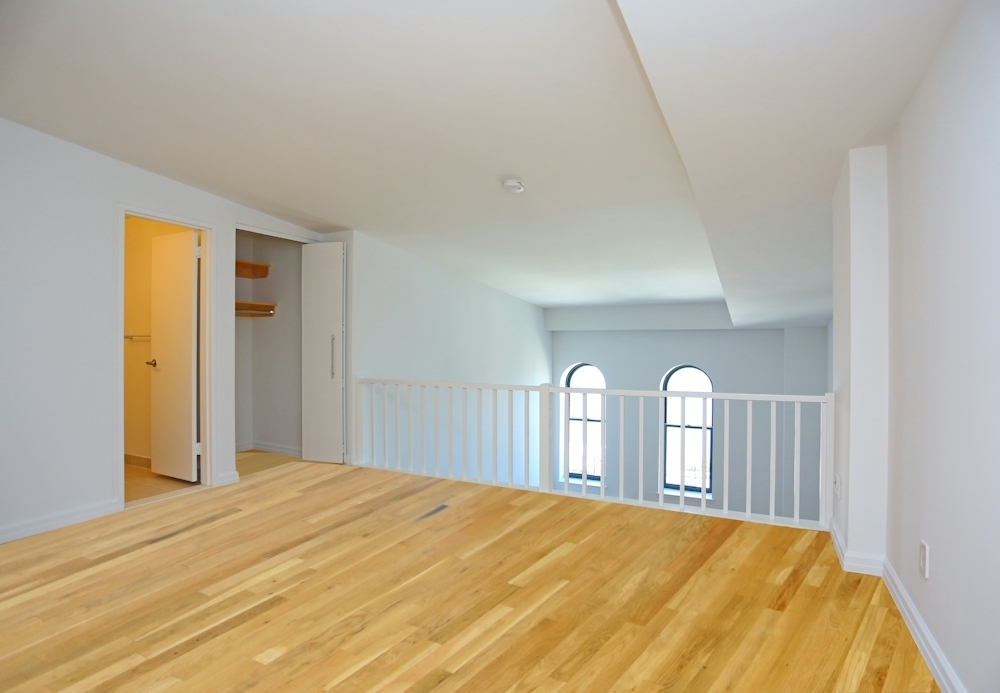 Studio in West Village - Photo 1