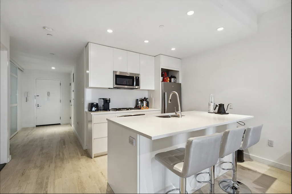 90 William Street - Photo 1