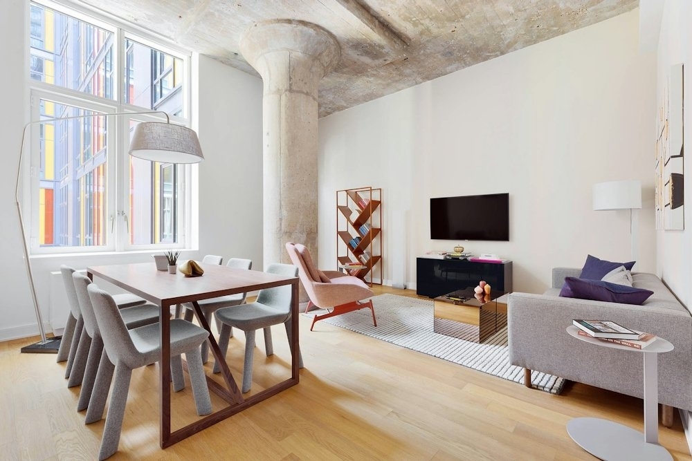 Studio in Long Island City - Photo 0
