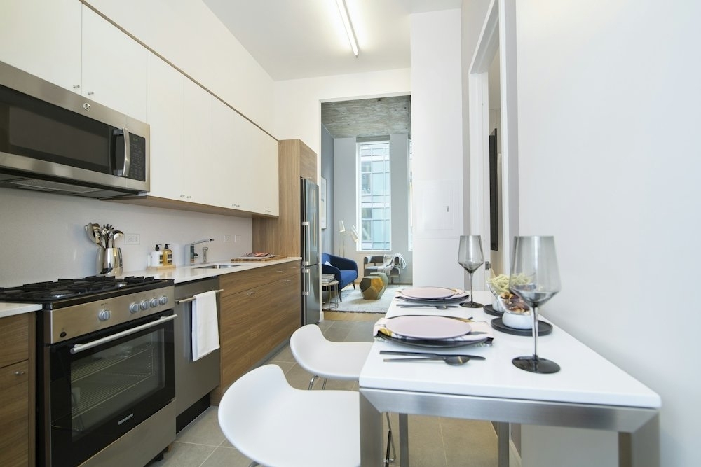 Studio in Long Island City - Photo 2