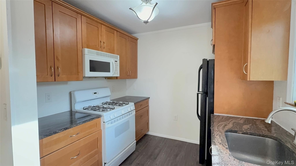 15 Huron Street - Photo 9