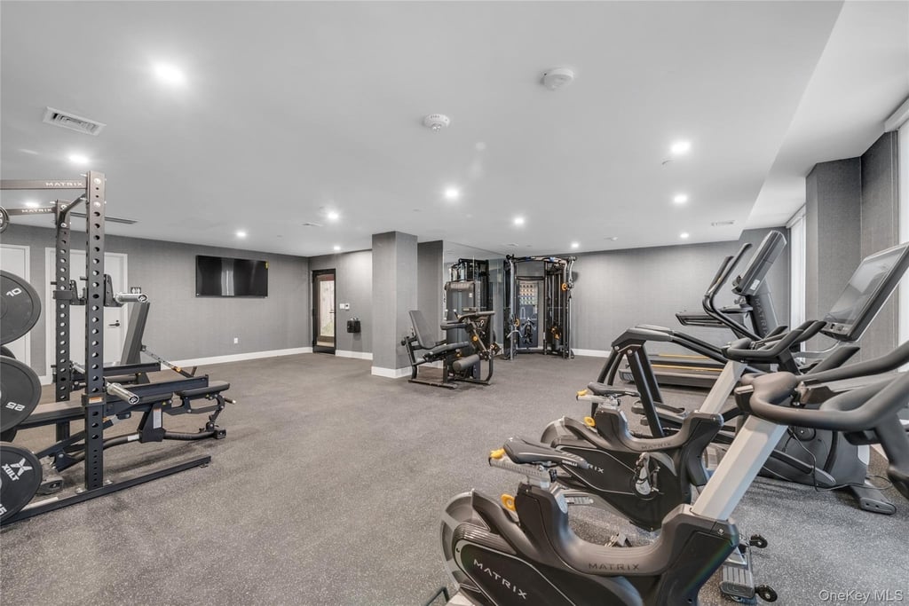 108 Middle Neck Road - Photo 7
