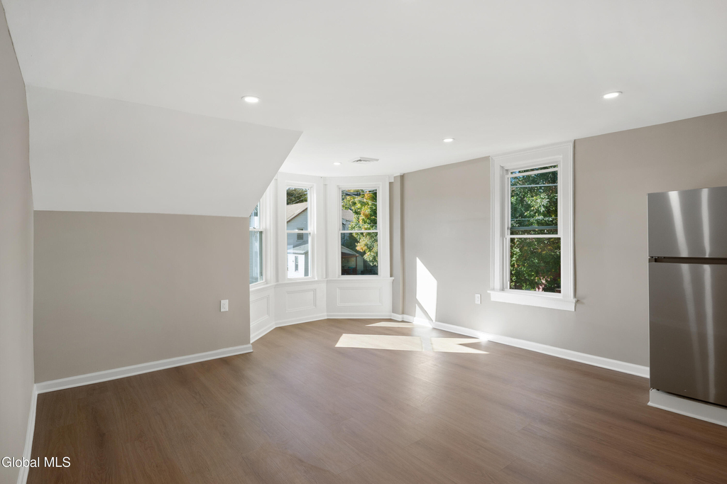 56 Van Buren Street - Photo 4