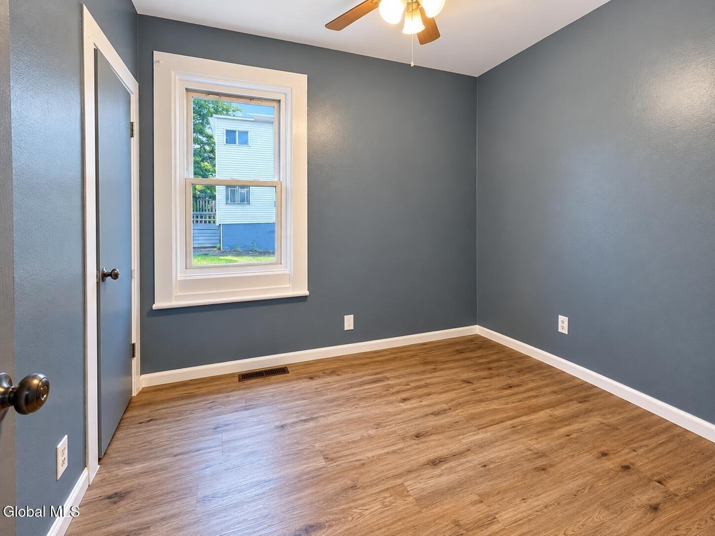 609 Crane Street - Photo 14