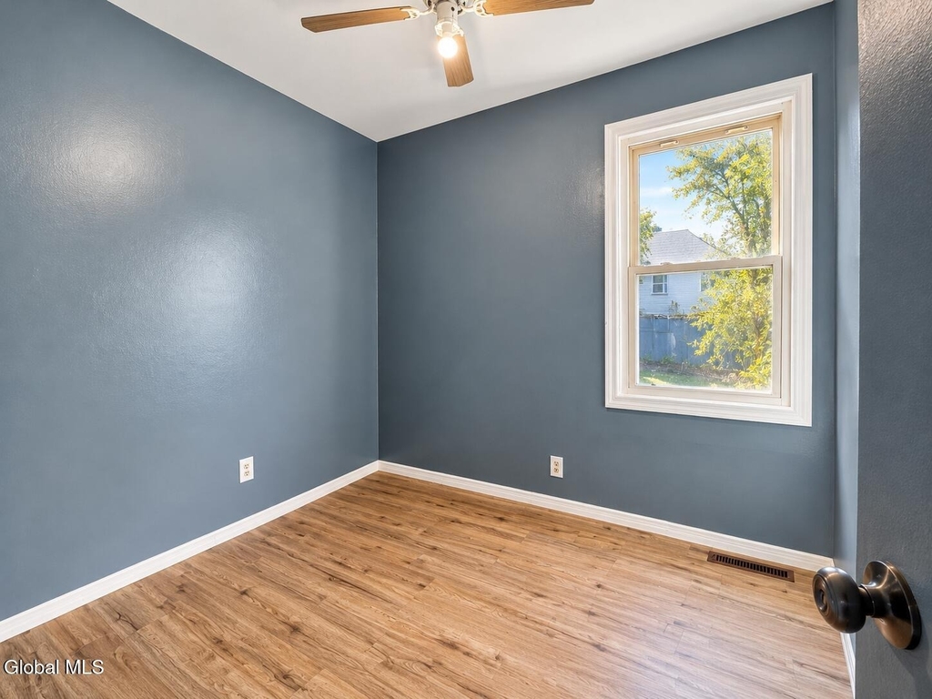 609 Crane Street - Photo 6