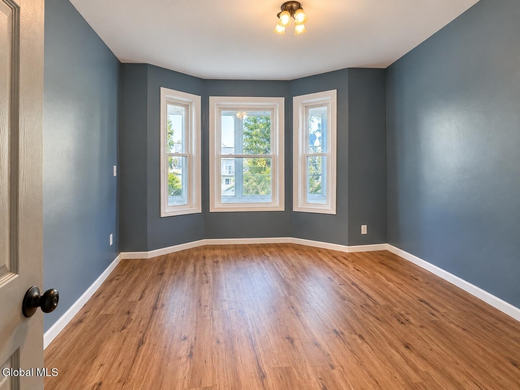 609 Crane Street - Photo 4