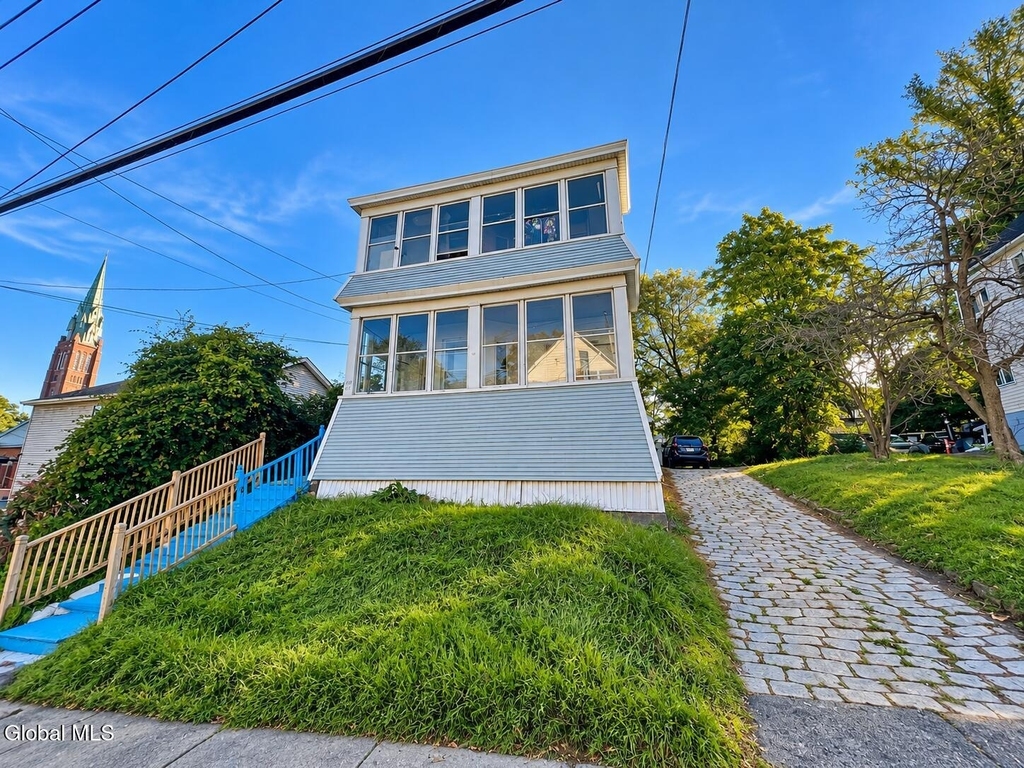 609 Crane Street - Photo 0