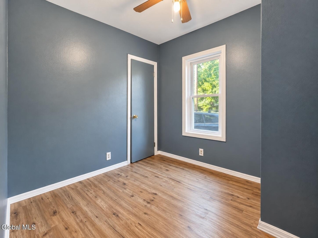 609 Crane Street - Photo 12