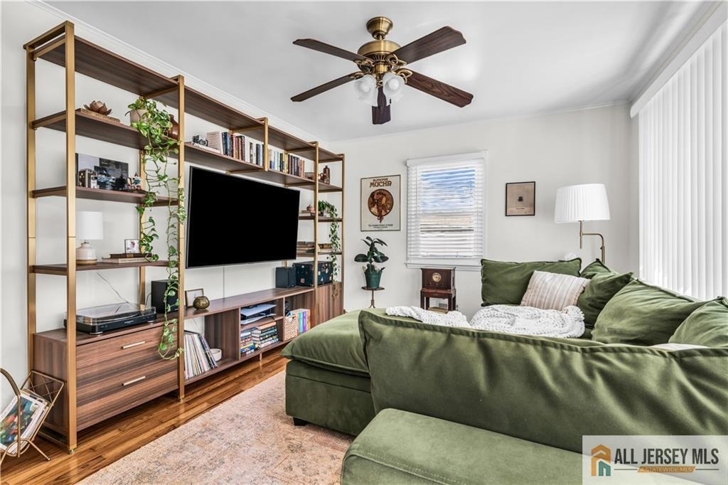 214 Furman Boulevard - Photo 3