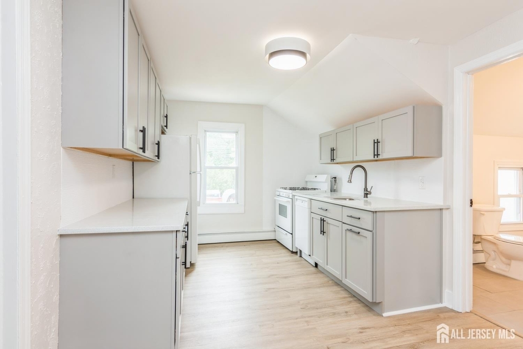 176 Manalapan Road - Photo 5