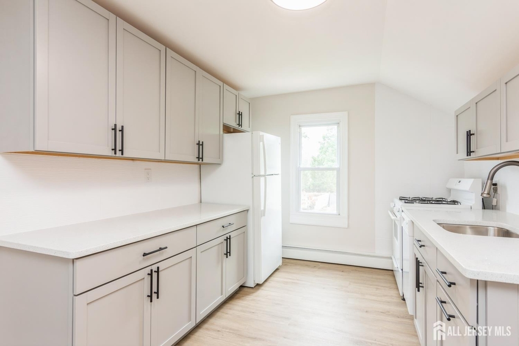 176 Manalapan Road - Photo 3