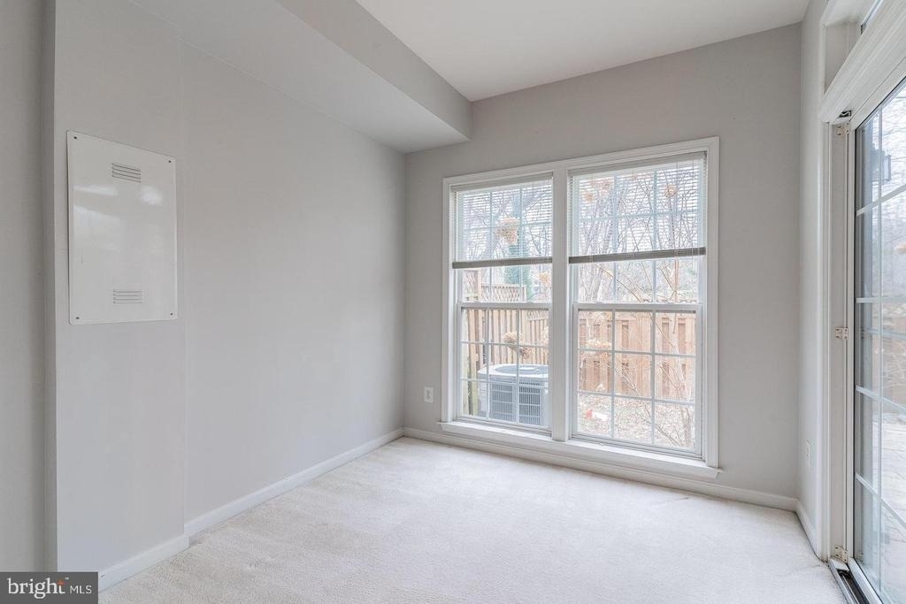21927 Windy Oaks Square - Photo 11