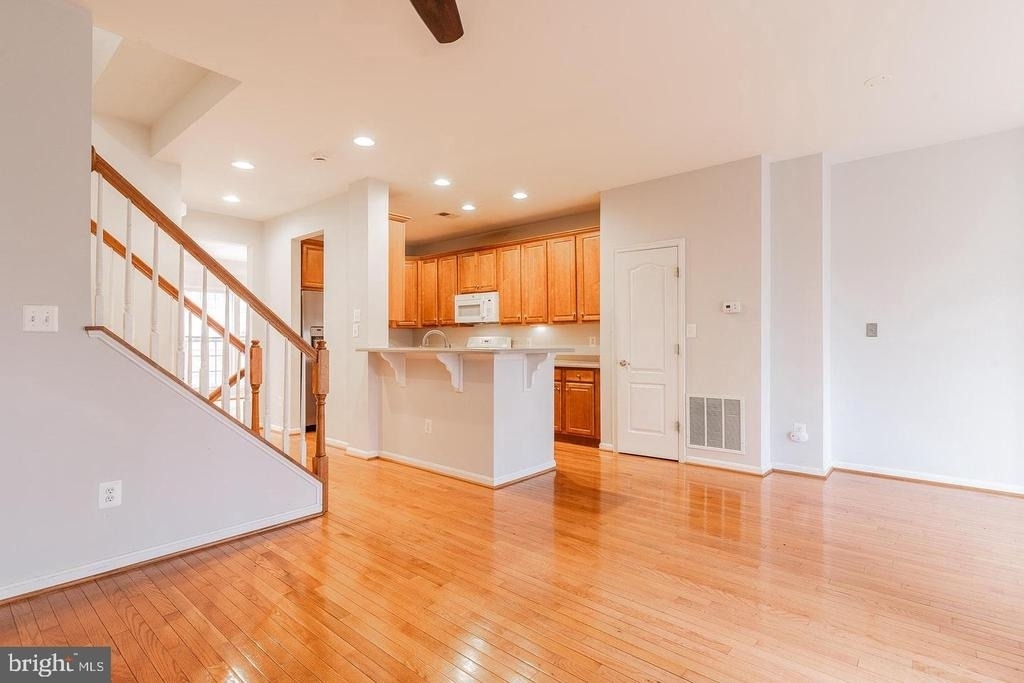 21927 Windy Oaks Square - Photo 15