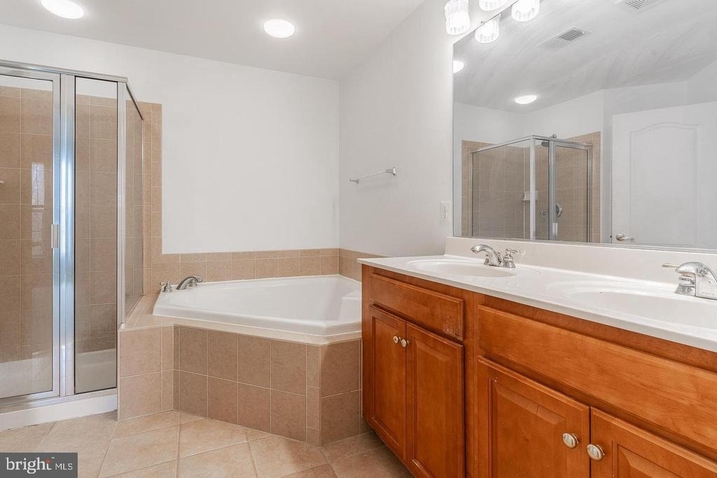 21927 Windy Oaks Square - Photo 37