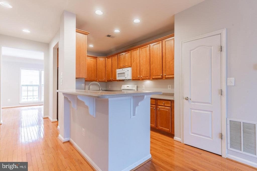 21927 Windy Oaks Square - Photo 16
