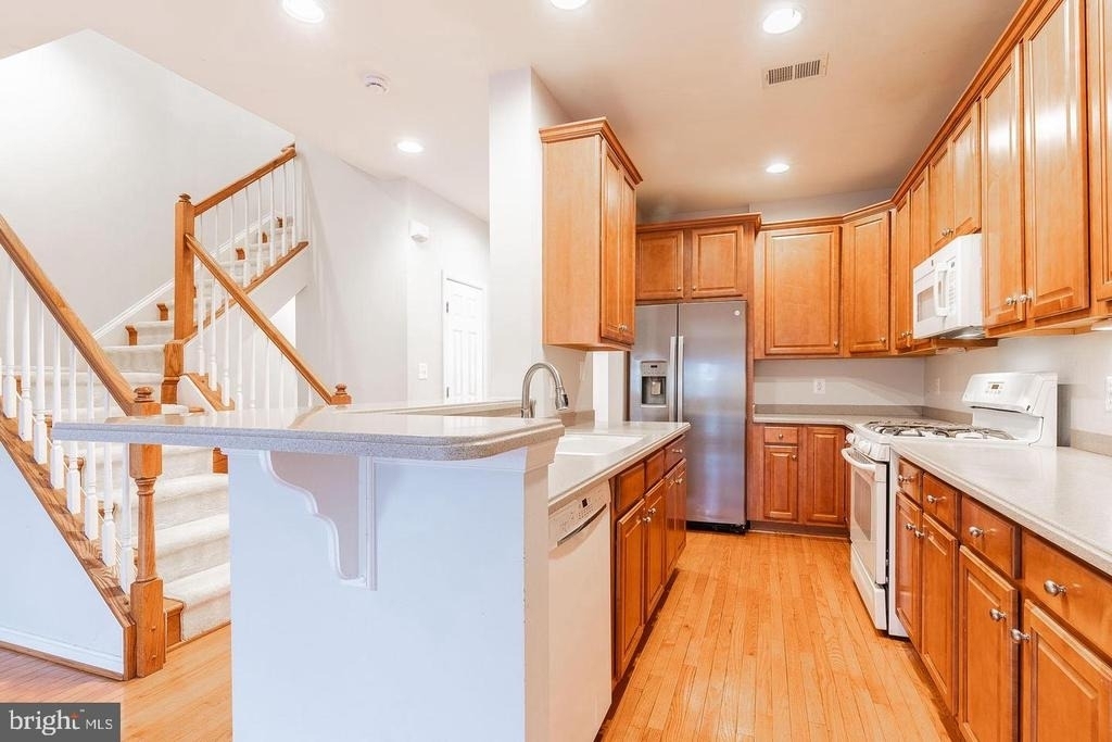 21927 Windy Oaks Square - Photo 17