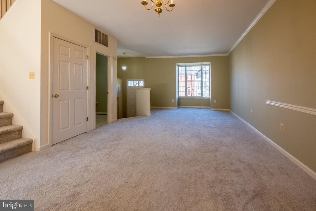 47679 Comer Square - Photo 1