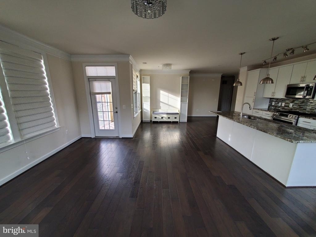 13740 Endeavour Drive - Photo 6