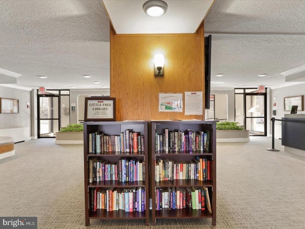 2500 N Van Dorn Street - Photo 18