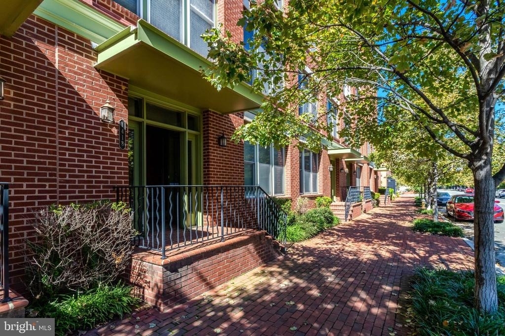 1418 Main Line Boulevard - Photo 35