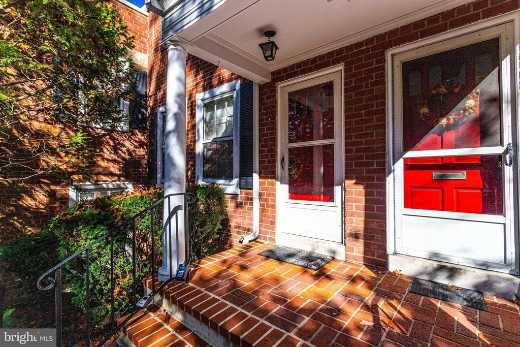 2723 S Buchanan Street - Photo 0