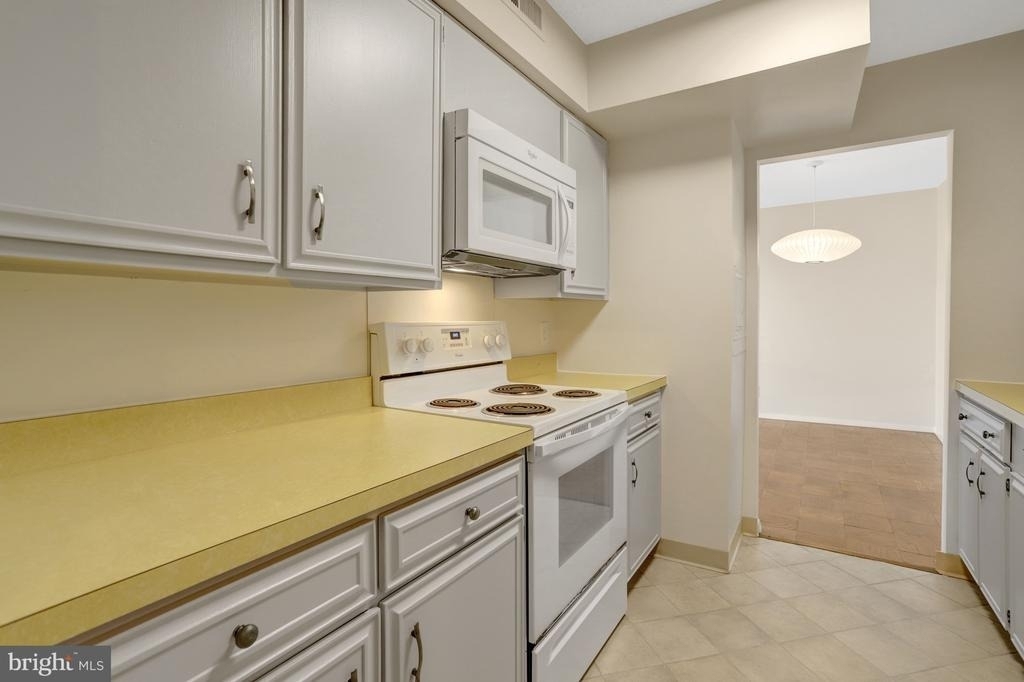 3800 Fairfax Drive - Photo 6