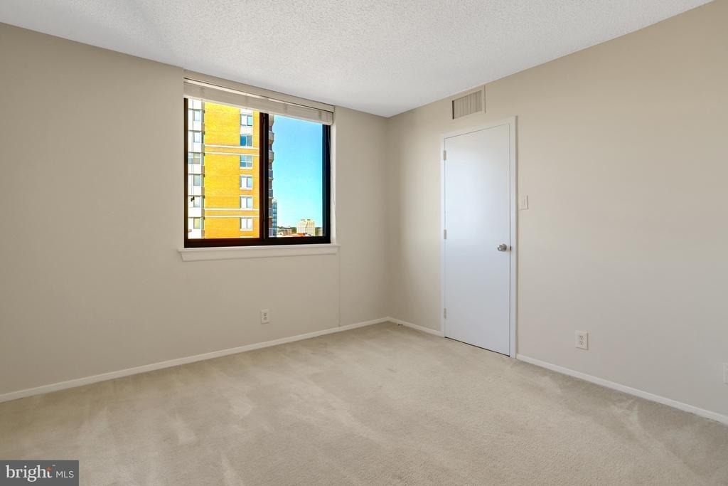 3800 Fairfax Drive - Photo 9
