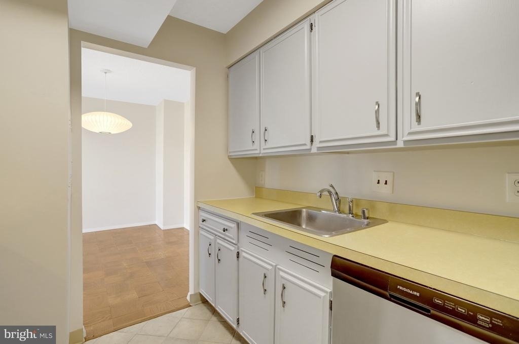 3800 Fairfax Drive - Photo 7