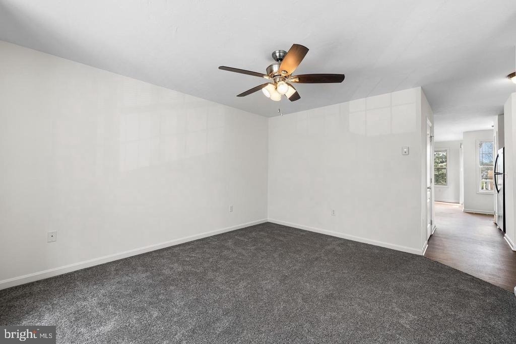 27 Shady Tree Court - Photo 4