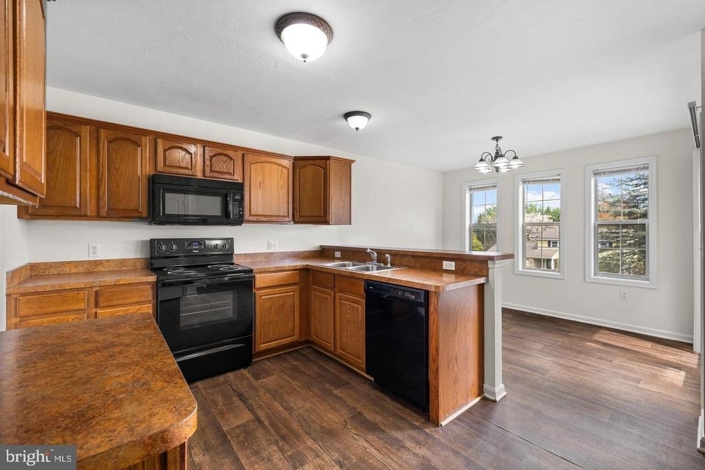 27 Shady Tree Court - Photo 5