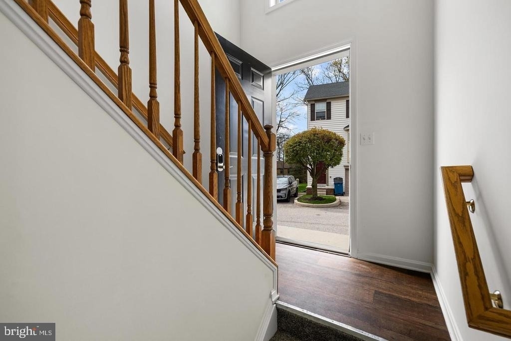 27 Shady Tree Court - Photo 2