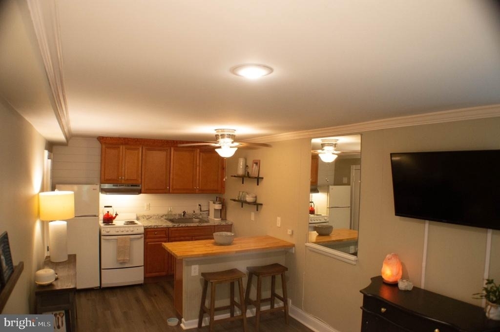176 Davisville Road - Photo 3
