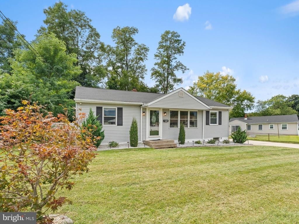 28 Drexel Avenue - Photo 1