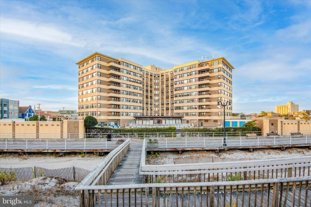 101 Raleigh - Photo 1
