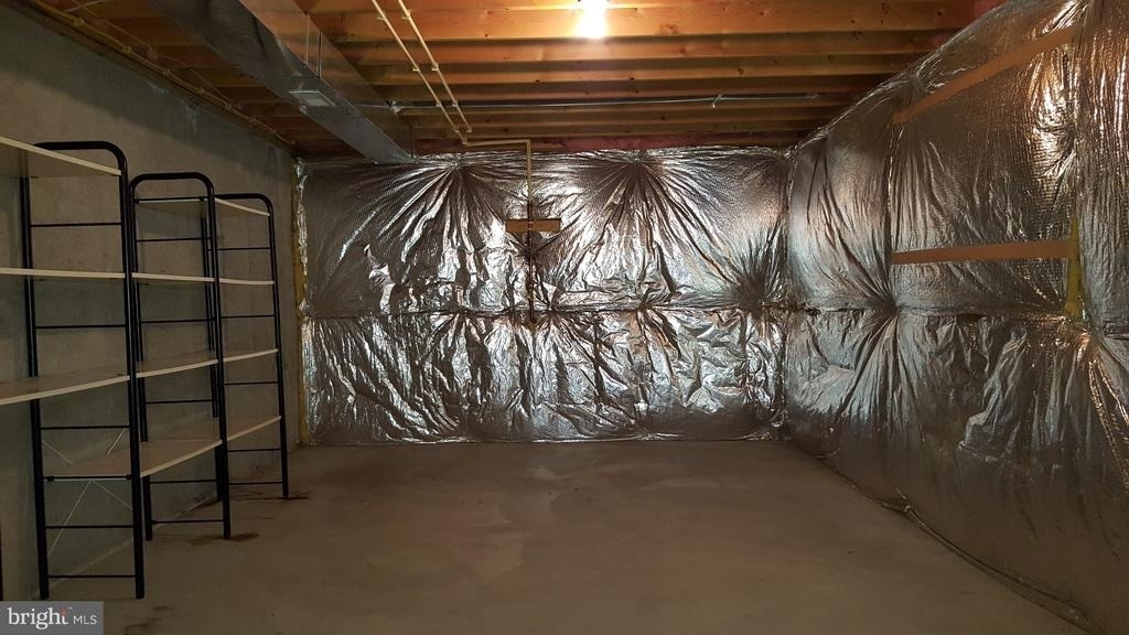 20010 Farmingdale Court - Photo 19