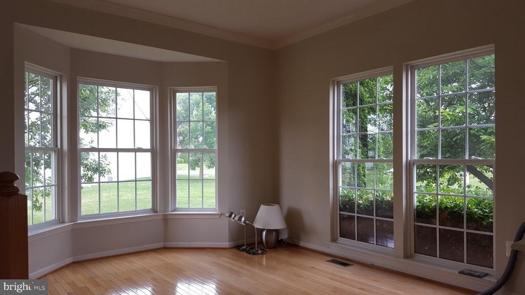 20010 Farmingdale Court - Photo 3
