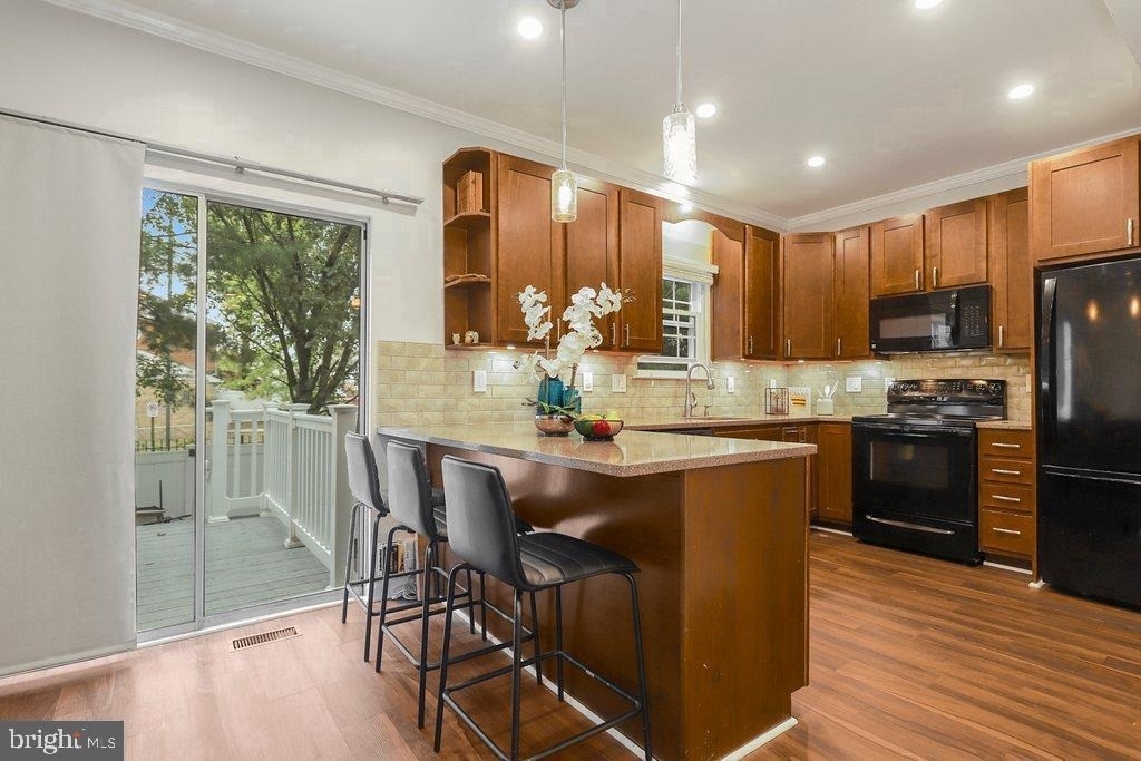 6918 Flag Harbor Drive - Photo 4