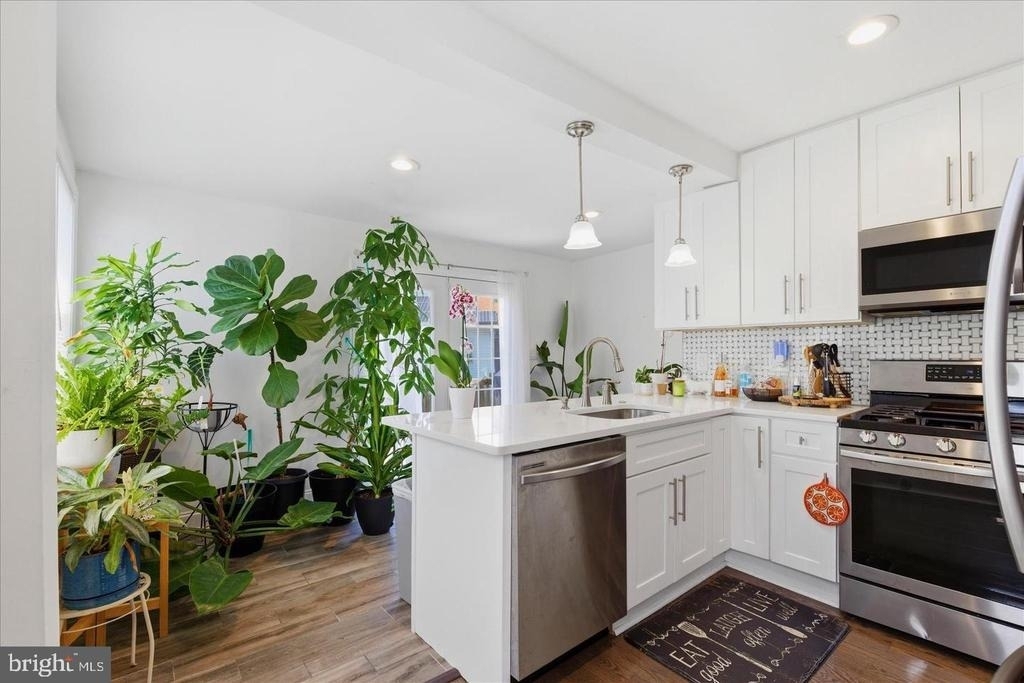 4318 Lawrence Street - Photo 9
